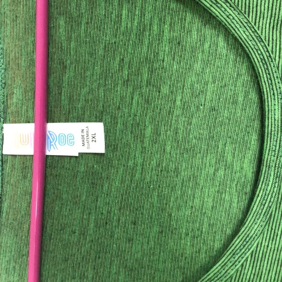 LuLaRoe Classic Tee - Picture 2 of 6